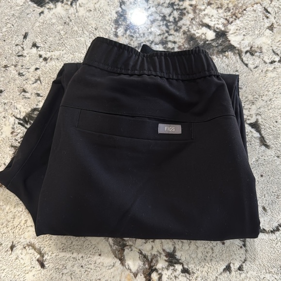 Men’s Black Figs Joggers, EUC S/S - Picture 2 of 4